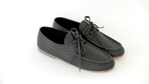 
                  
                    MOCCASIN / BLACK
                  
                