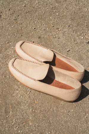 
                  
                    LOAFER / UNDYED
                  
                