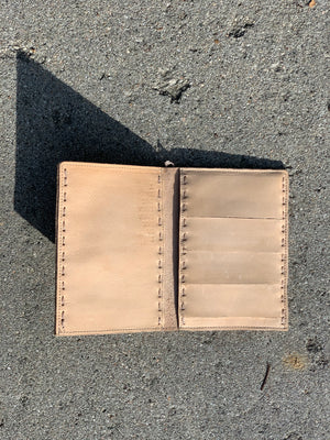 
                  
                    HANDSTITCH WALLET/ UNDYED
                  
                